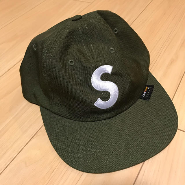 Supreme(シュプリーム)のsupreme Cordura S Logo 6-Panel olive メンズの帽子(キャップ)の商品写真