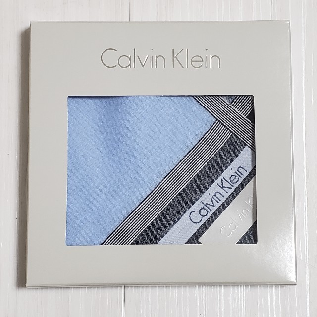 Calvin Klein(カルバンクライン)の【未使用】Calvin Klein♡ハンカチ ギフト梱包 メンズ メンズのファッション小物(ハンカチ/ポケットチーフ)の商品写真