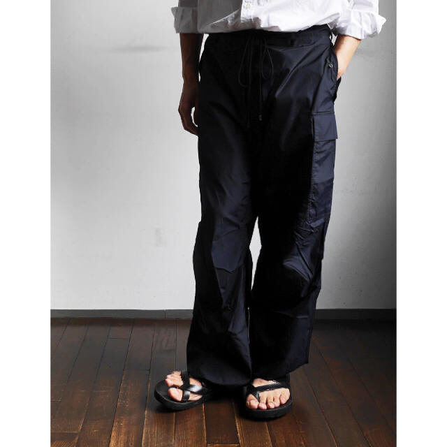 COMOLI(コモリ)のAURALEE   20ss LIGHT NYLON FATIGUE PANTS メンズのパンツ(ワークパンツ/カーゴパンツ)の商品写真