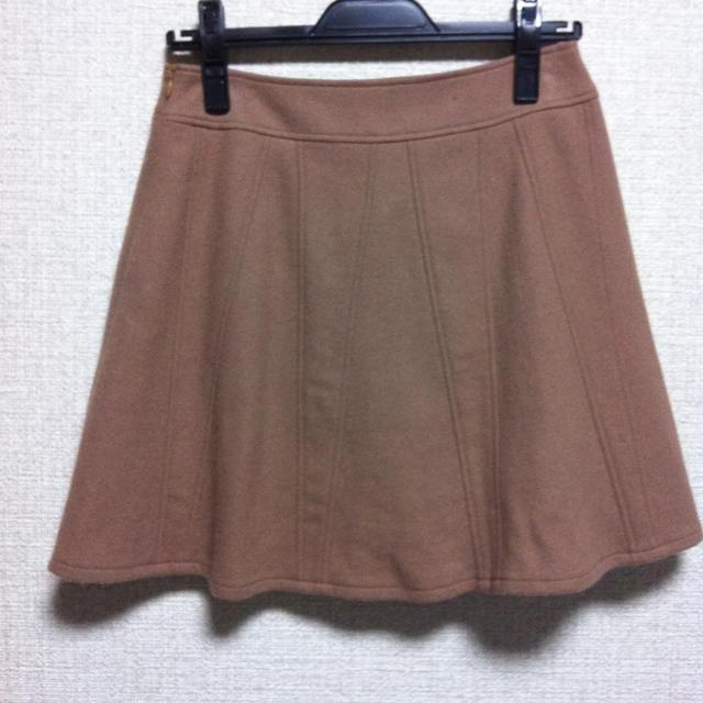 NATURAL BEAUTY BASIC(ナチュラルビューティーベーシック)のベージュフレアスカート♪送料込み レディースのスカート(ミニスカート)の商品写真