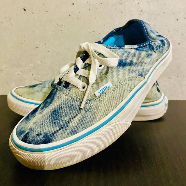 VANS(ヴァンズ)のVANS スニーカー AUTHENTIC ACID DENIM 24.0cm レディースの靴/シューズ(スニーカー)の商品写真