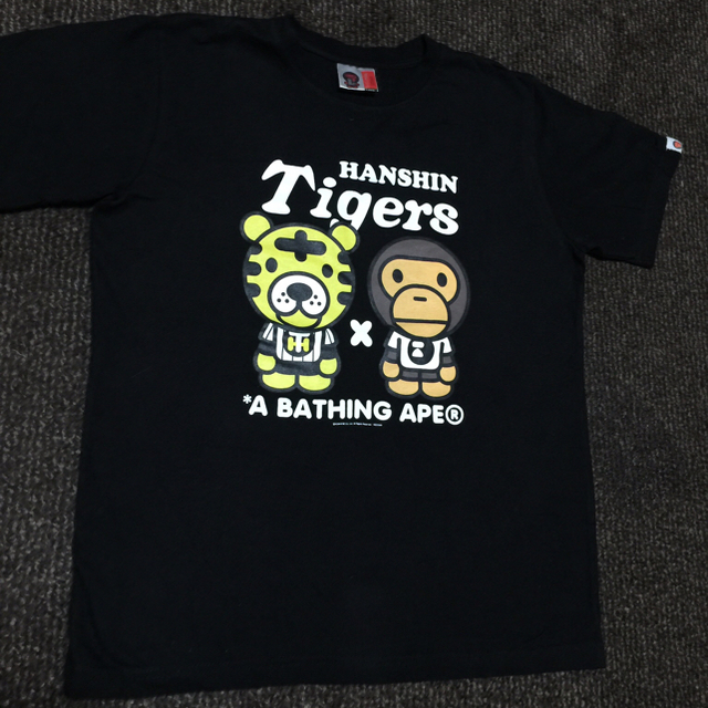 A BATHING APE(アベイシングエイプ)の阪神タイガース☆コラボTシャツ2枚組 レディースのトップス(Tシャツ(半袖/袖なし))の商品写真