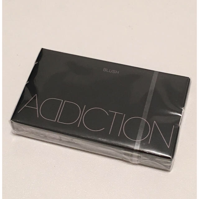 ADDICTION(アディクション)のADDICTION チーク 未開封新品 コスメ/美容のベースメイク/化粧品(チーク)の商品写真