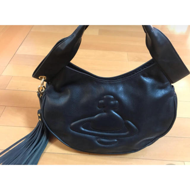 Vivienne Westwood(ヴィヴィアンウエストウッド)のvivienne westwood タッセルレザーバッグ レディースのバッグ(ハンドバッグ)の商品写真