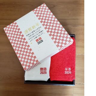 ユニクロ(UNIQLO)のコロチキ様専用　ユニクロ赤白フェイスタオルセット ノベルティ(タオル/バス用品)