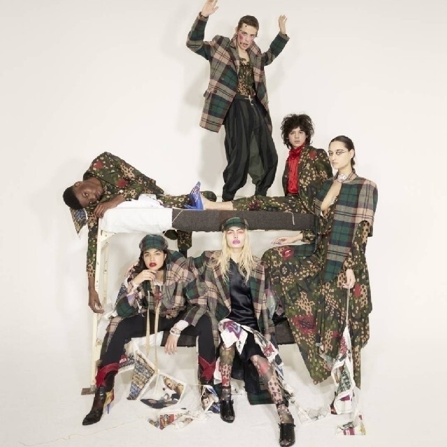 Vivienne Westwood(ヴィヴィアンウエストウッド)のヴィヴィアン ウエストウッド☆ワンピース☆ドレス☆チェック☆袖つき☆ レディースのワンピース(ひざ丈ワンピース)の商品写真