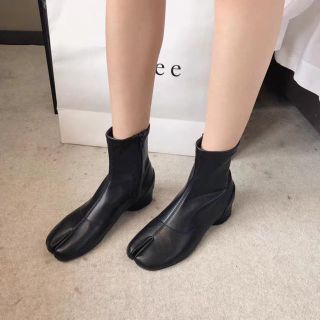 ザラ(ZARA)のブーツ　レディース　インポート　(ブーツ)