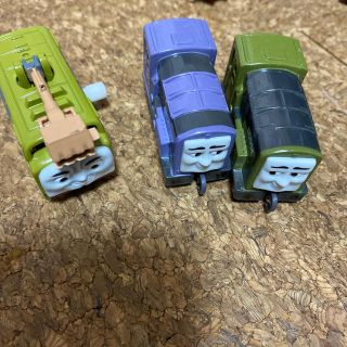 タカラトミーアーツ(T-ARTS)のカプセルプラレールトーマス　ディーゼル10とドッヂとスプラッター(電車のおもちゃ/車)