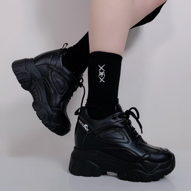 NieR LADIES BLACK SNEAKERS【身長8cmUP】 レディースの靴/シューズ(その他)の商品写真