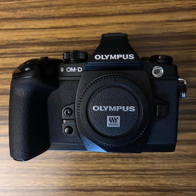 OLYMPUS(オリンパス)のOLYMPUS E-M1 12-40 F2.8 レンズキット　おまけ付き スマホ/家電/カメラのカメラ(ミラーレス一眼)の商品写真