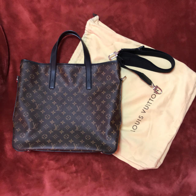 LOUIS VUITTON(ルイヴィトン)のルイヴィトン モノグラム マカサー ディヴィス 2wayバッグ メンズのバッグ(ショルダーバッグ)の商品写真