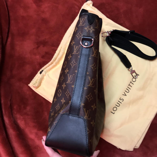 LOUIS VUITTON(ルイヴィトン)のルイヴィトン モノグラム マカサー ディヴィス 2wayバッグ メンズのバッグ(ショルダーバッグ)の商品写真