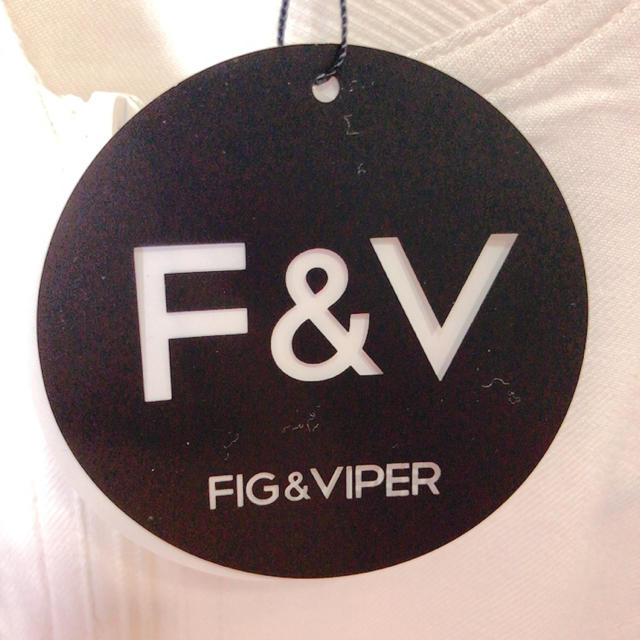 FIG&VIPER(フィグアンドヴァイパー)の48最終値下げ‼️新品⭐︎ホワイトジャンパー⭐︎フィグアンドヴァイパー レディースのジャケット/アウター(ブルゾン)の商品写真