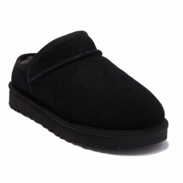 UGG(アグ)のUGG☆あったかボアClassic slipper☆US7(24cm)☆ブラック レディースの靴/シューズ(スリッポン/モカシン)の商品写真