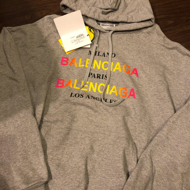 balenciaga パーカー　スウェット　トレーナー