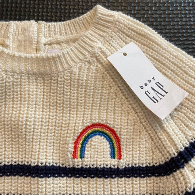 babyGAP(ベビーギャップ)の値下げ！新品タグ付き　gap レインボー　ニット　70cm キッズ/ベビー/マタニティのベビー服(~85cm)(ニット/セーター)の商品写真