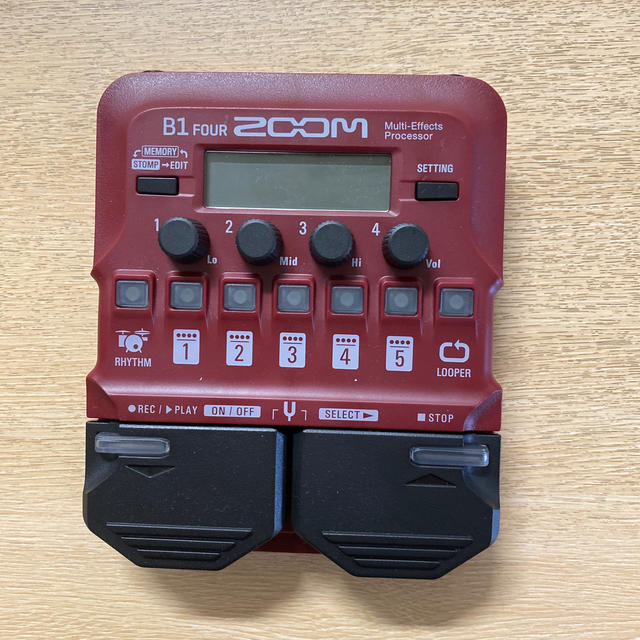 Zoom(ズーム)のzoomB1 FOUR 楽器のベース(ベースエフェクター)の商品写真