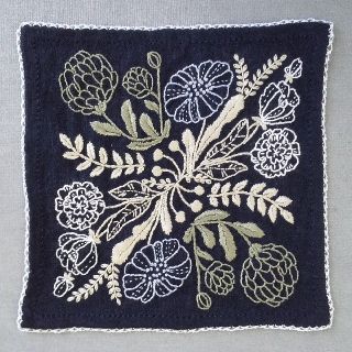 PieniSieni ボタニカル刺繍 タイル柄(インテリア雑貨)