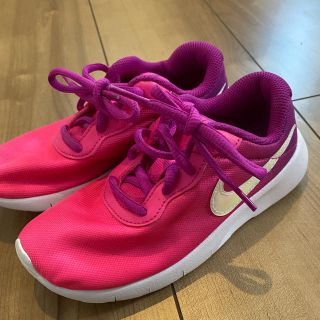 ナイキ(NIKE)のnike キッズ　スニーカー(スニーカー)