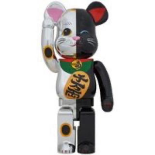 メディコムトイ(MEDICOM TOY)のBE@RBRICK 1000% 招き猫 銀×黒 ベアブリック(その他)