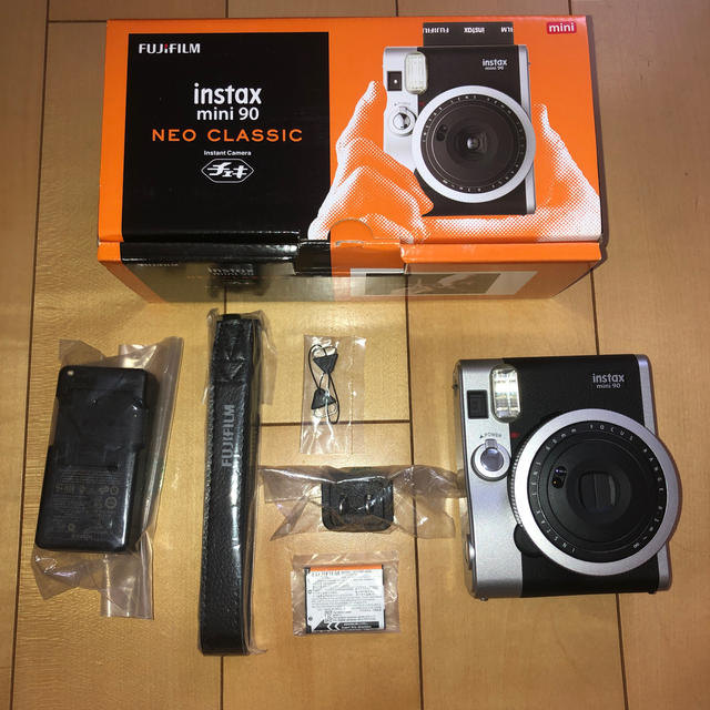 instax mini90 NEO CLASSIC FUJIFILMカメラ