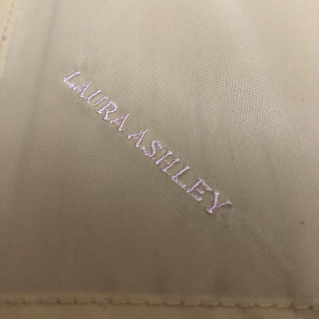 LAURA ASHLEY(ローラアシュレイ)のローラアシュレイ　オムツ替えシート　防水シート キッズ/ベビー/マタニティのおむつ/トイレ用品(おむつ替えマット)の商品写真