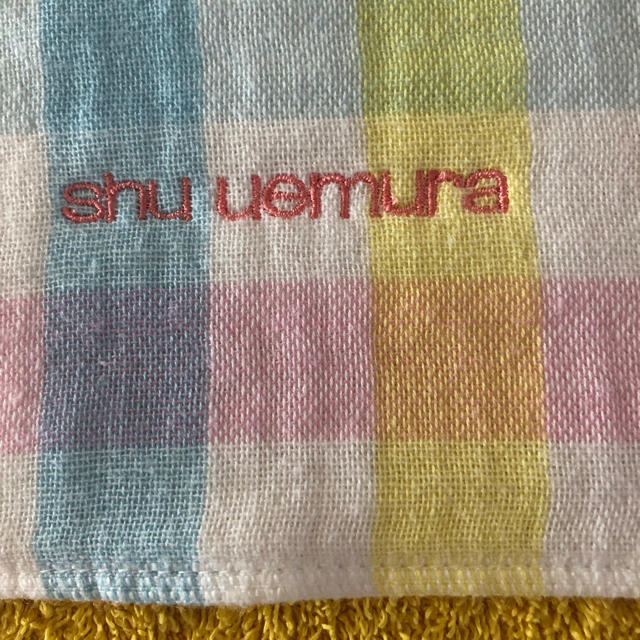 shu uemura(シュウウエムラ)のシュウウエムラ　ミニタオルハンカチ レディースのファッション小物(ハンカチ)の商品写真