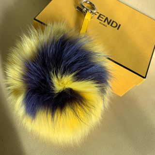 フェンディ(FENDI)のフェンディ　ファーチャーム　F(バッグチャーム)