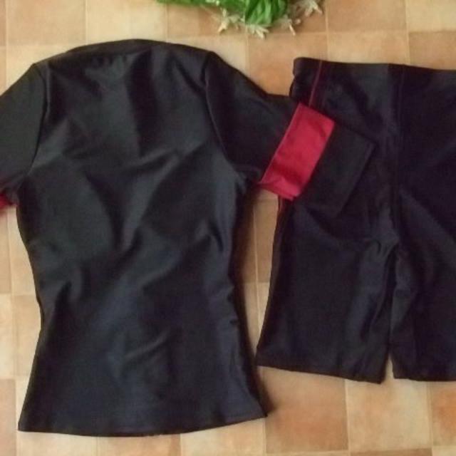 Reebok(リーボック)の新品◆リーボック・袖付フィットネス水着・9号M・ライン・ワイン×黒 レディースの水着/浴衣(水着)の商品写真