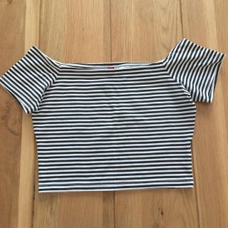 エイチアンドエム(H&M)のオフショル クロップドトップス(Tシャツ(半袖/袖なし))