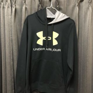 アンダーアーマー(UNDER ARMOUR)のアンダーアーマー　パーカー(パーカー)