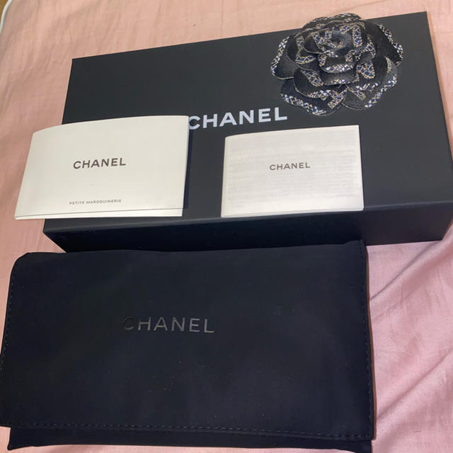 早めに売りたい為このきんがくです！CHANEL 財布　長財布　シャネル　グッチ