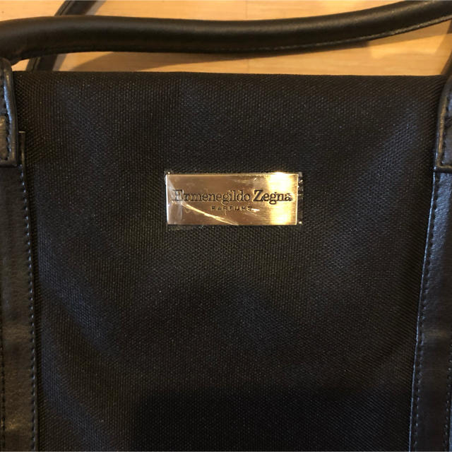 Ermenegildo Zegna 黒のトートバッグ | munchercruncher.com
