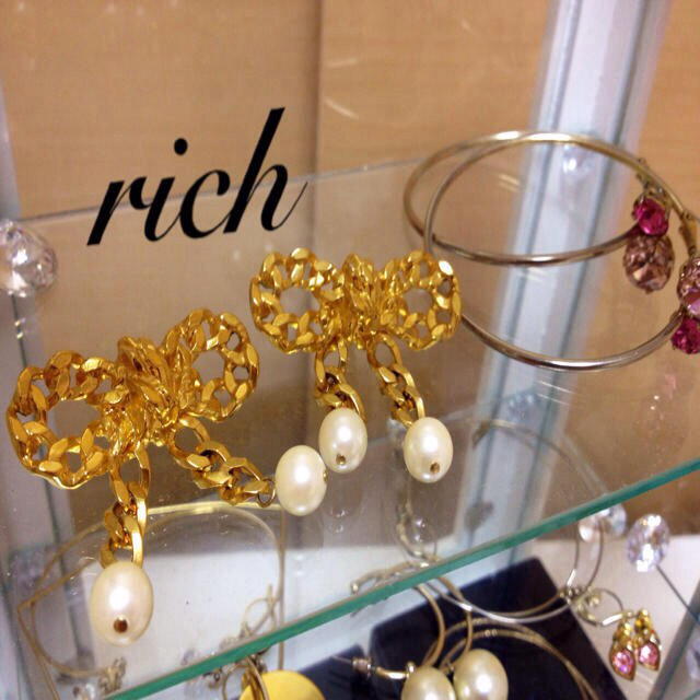 rich(リッチ)のrich♡チェーンリボン＊パールピアス レディースのアクセサリー(ピアス)の商品写真