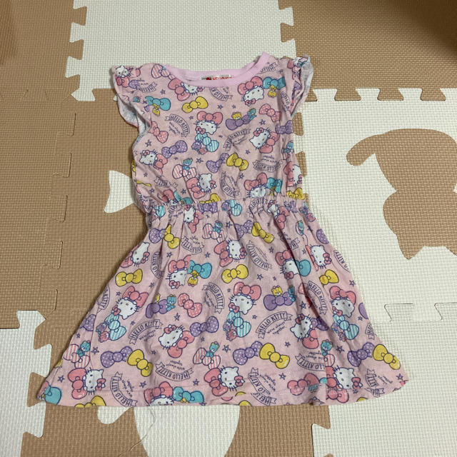 サンリオ(サンリオ)の美品❤︎キティちゃん ノースリーブ ワンピース キッズ/ベビー/マタニティのキッズ服女の子用(90cm~)(ワンピース)の商品写真