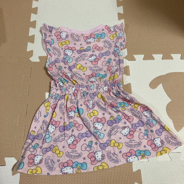 サンリオ(サンリオ)の美品❤︎キティちゃん ノースリーブ ワンピース キッズ/ベビー/マタニティのキッズ服女の子用(90cm~)(ワンピース)の商品写真