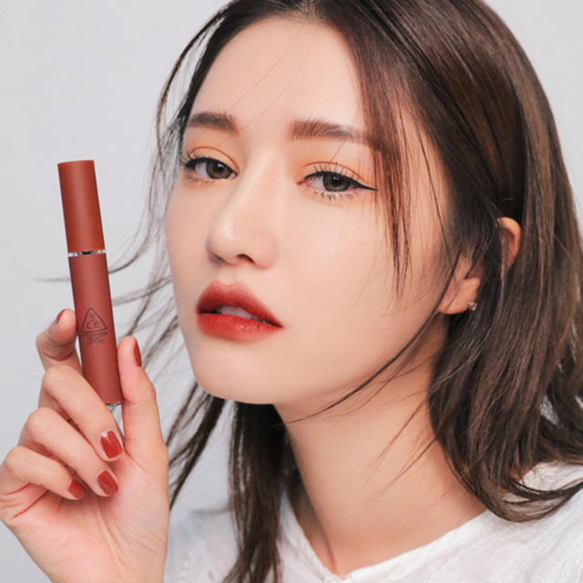 3ce(スリーシーイー)の3CE VELVET LIP TINT #TAUPE コスメ/美容のベースメイク/化粧品(リップグロス)の商品写真