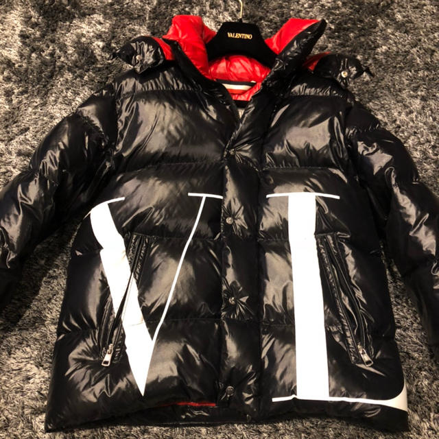 VALENTINO(ヴァレンティノ)のヴァレンティノーモンクレールコラボ メンズのジャケット/アウター(ダウンジャケット)の商品写真