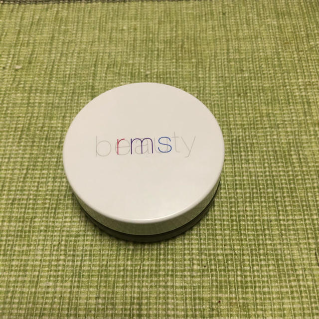 Cosme Kitchen(コスメキッチン)のrms beauty アメジストローズルミナイザー コスメ/美容のベースメイク/化粧品(フェイスカラー)の商品写真