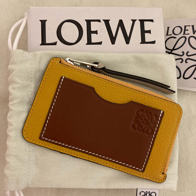 LOEWE(ロエベ)のロエベ　カードケース　新品未使用 レディースのファッション小物(財布)の商品写真