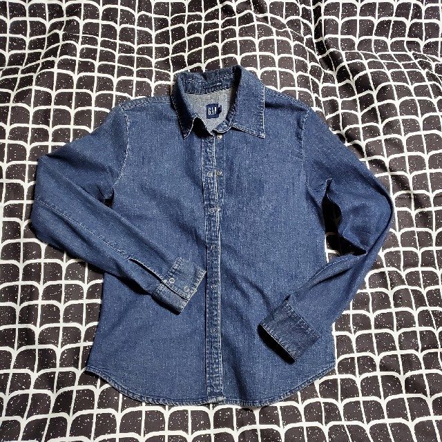 GAP(ギャップ)のGAP☆デニムシャツ☆ストレッチ素材 レディースのトップス(シャツ/ブラウス(長袖/七分))の商品写真