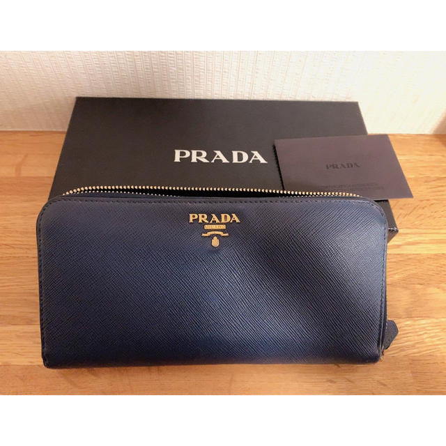 PRADA(プラダ)のPRADA SAFFIANO METAL ラウンドファスナー長財布 レディースのファッション小物(財布)の商品写真