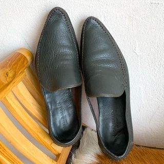 ボッテガヴェネタ(Bottega Veneta)のBOTTEGA VENETA！カーキ！ヴァンプローファー35(ローファー/革靴)