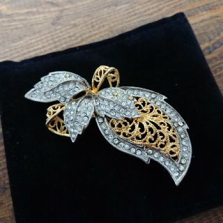 Christian Dior(リボン ・ ブローチ/コサージュ)のフリマ Christian Dior(リボン ・ ブローチ/コサージュ)のフリマ