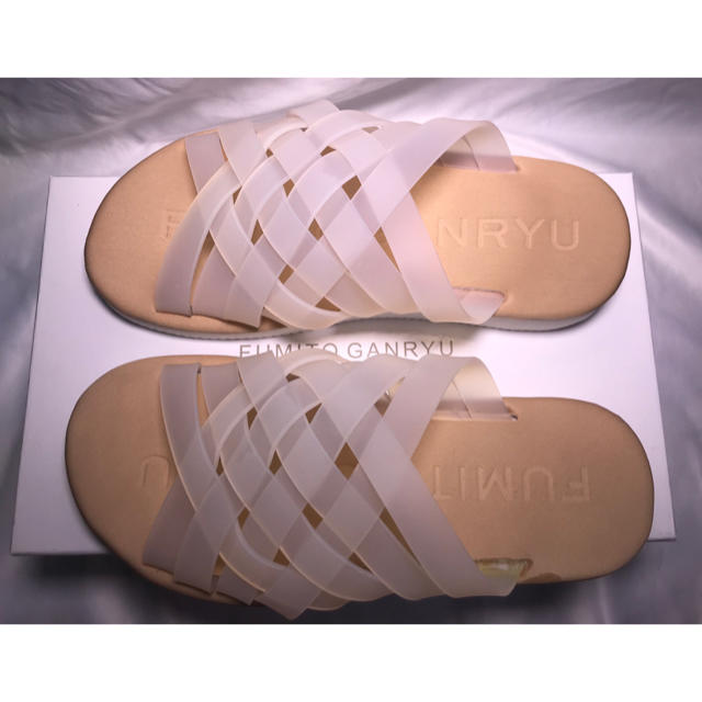 GANRYU(ガンリュウ)のFUMITO GANRYU SILICONE SANDAL BEIGE 1 メンズの靴/シューズ(サンダル)の商品写真