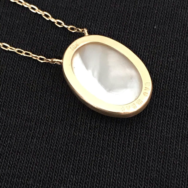 evam eva(エヴァムエヴァ)のevam eva エヴァムエヴァ mother of pearl pendant レディースのアクセサリー(ネックレス)の商品写真