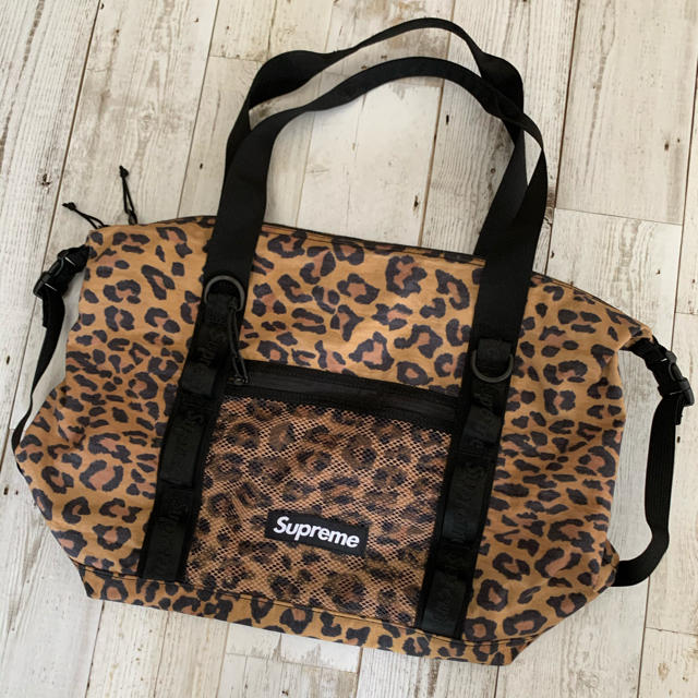 新品　Supreme Zip Tote leopard