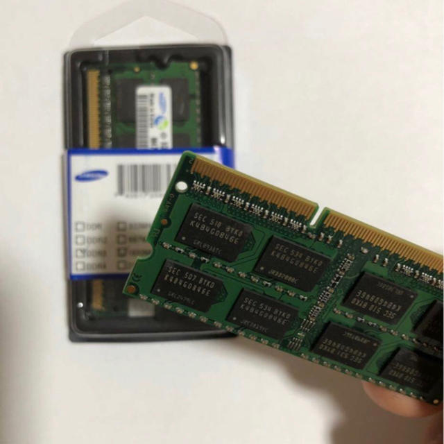 SAMSUNG(サムスン)のSamsung新品 DDR3L 8gbx1枚1600PC3L-12800S スマホ/家電/カメラのPC/タブレット(PC周辺機器)の商品写真