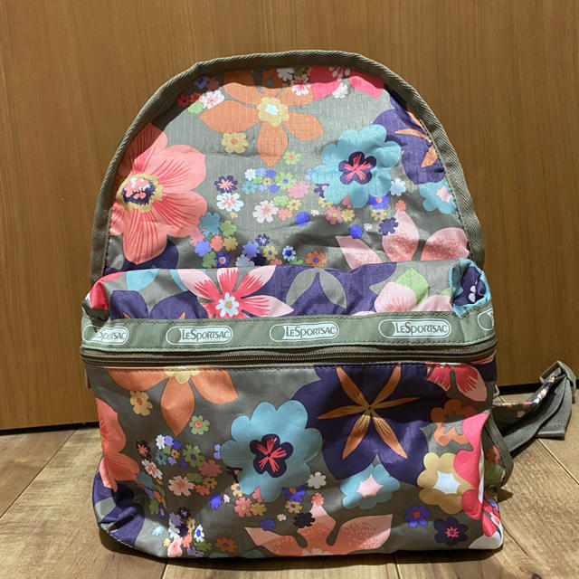 LeSportsac(レスポートサック)のレスポートサック 花柄リュック レディースのバッグ(リュック/バックパック)の商品写真