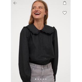 エイチアンドエム(H&M)の【新品】H&M  エイチアンドエム ラージカラーパフスリーブブラウス ブラック　(シャツ/ブラウス(長袖/七分))